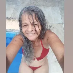 Rosalva coroa fogosa aos 57