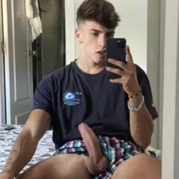 P O R N O       G A Y