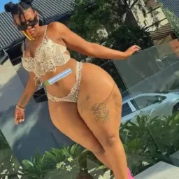 🔥H🔞T SW££T VYBES🫦