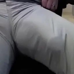 Maridão de aluguel super dotado 😏🥰