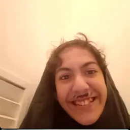 Mi pene em tu cara