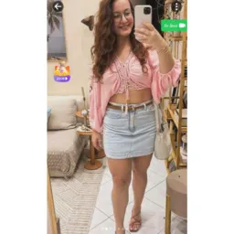 Mujeres grabadas en videollamadas de LIVU