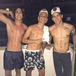 Esquadrão de novinhos 🔥🔞
