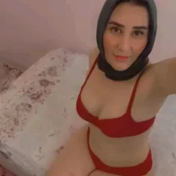 Shemale bottom and girl
