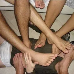 FETICHES POR PODEROSOS BELÍSSIMOS DELÍCIOSISSIMOS ADORÁVEIS PÉS DOS TODOS PODEROSOS HOMENS 🌍🌎🌏🌐👅🤪😋🤤🧎🏻