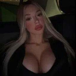 Uli HOT 𝐂𝐨𝐦𝐩𝐞𝐬3